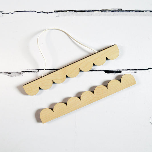 A4 Scalloped Picture / Poster Hanger - THE BRISTOL ARTISAN